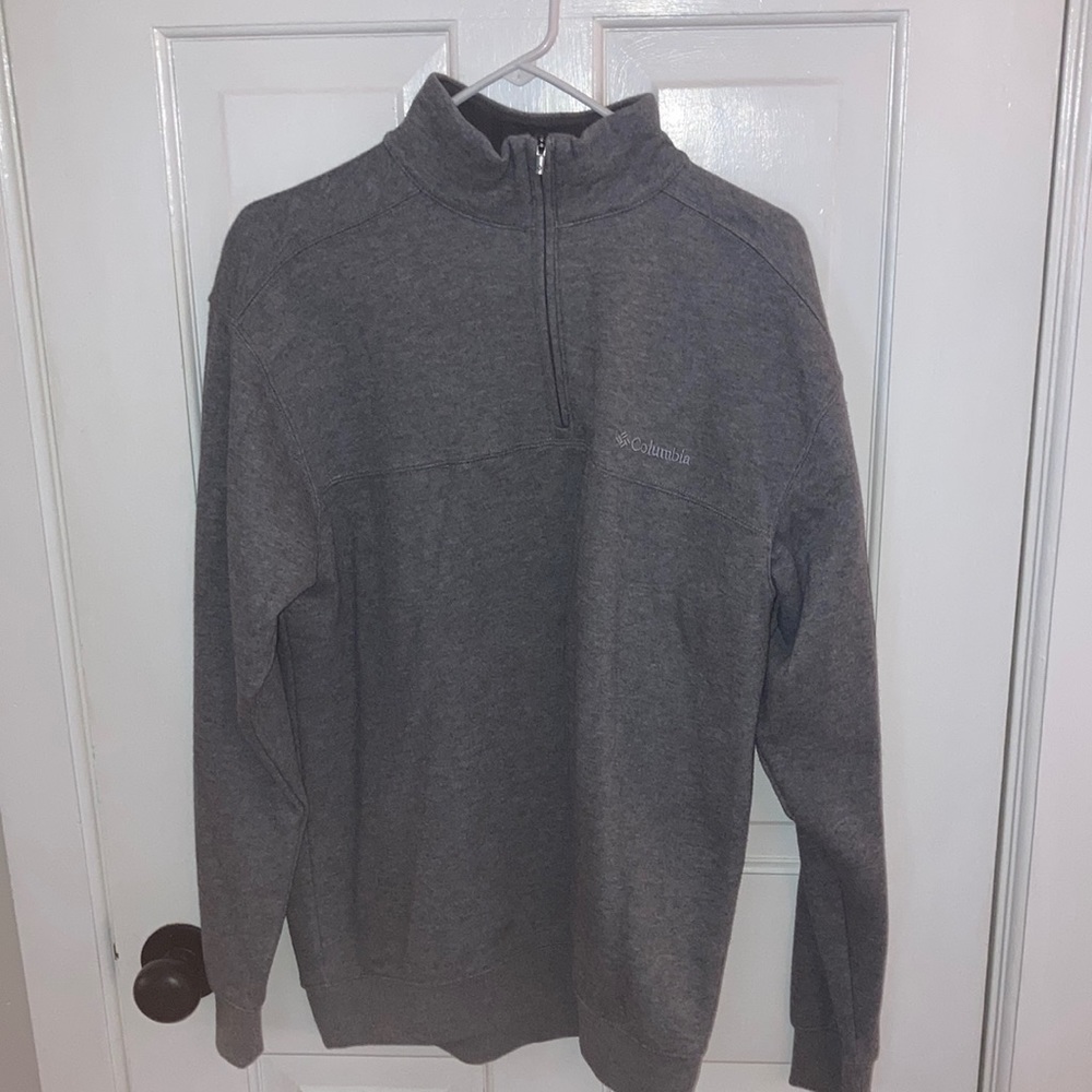 Medium Columbia Sportswear men’s fleece. Grey 3/4 zip